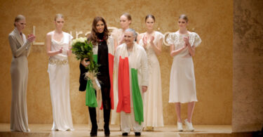 Laura e Lavinia Biagiotti sfilata AI 2011-12_Finale sfilata