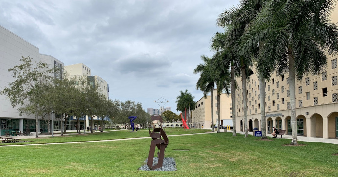 Patricia_and_Philip_Frost_Sculpture_Park