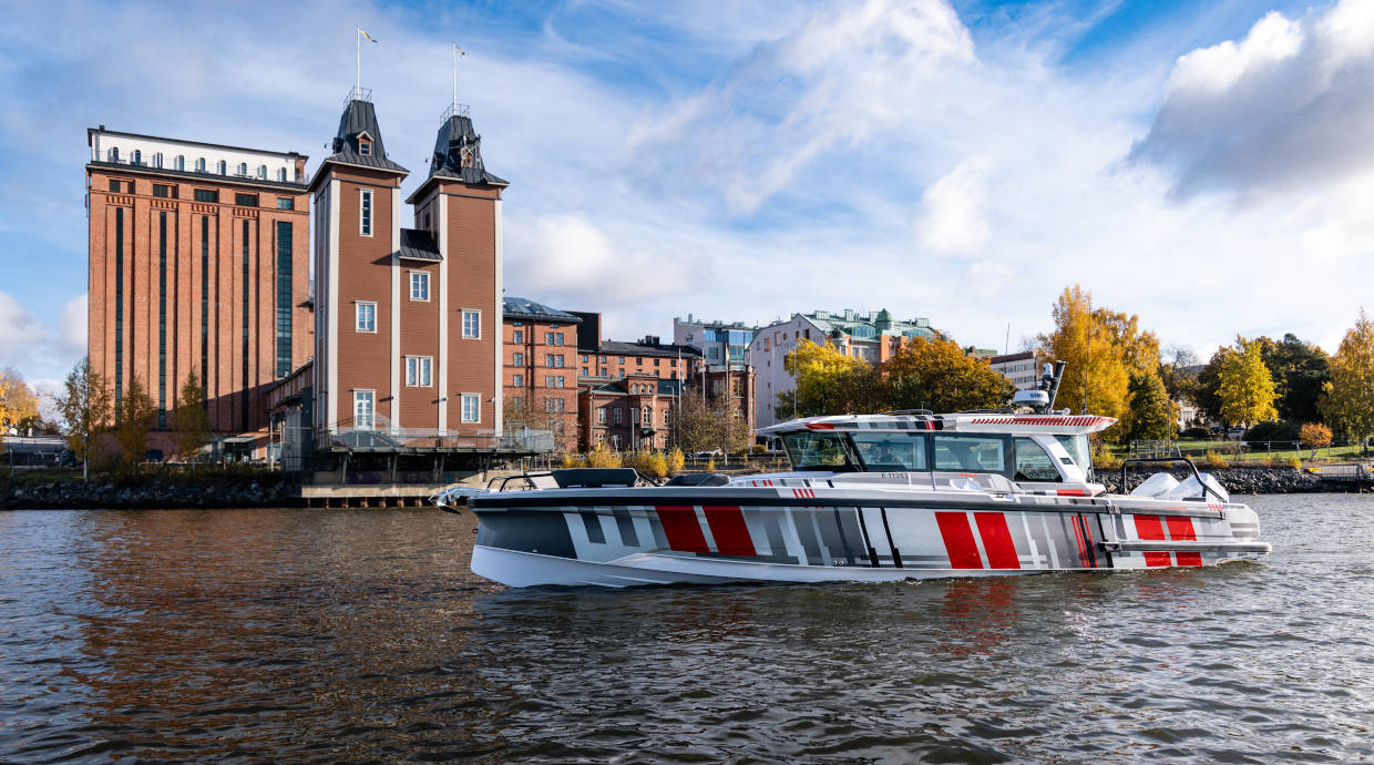 Axopar 38 XC Cross Cabin