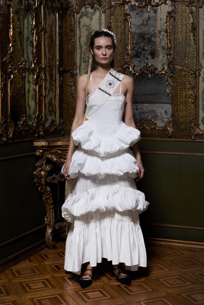 Un modello della collezione SS 2027 di Lug Von Siga. Photo courtesy: Negri Firman PR & Communication